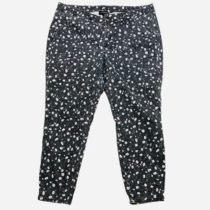 Lane Bryant Black & Multi Floral Stretch  Cropped Pants Women’s Plus Size 22